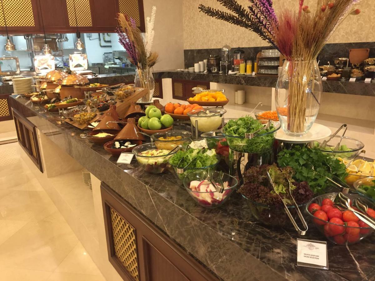 Ottoman'S Life Hotel Deluxe Istanbulská provincie Exteriér fotografie A buffet at a hotel