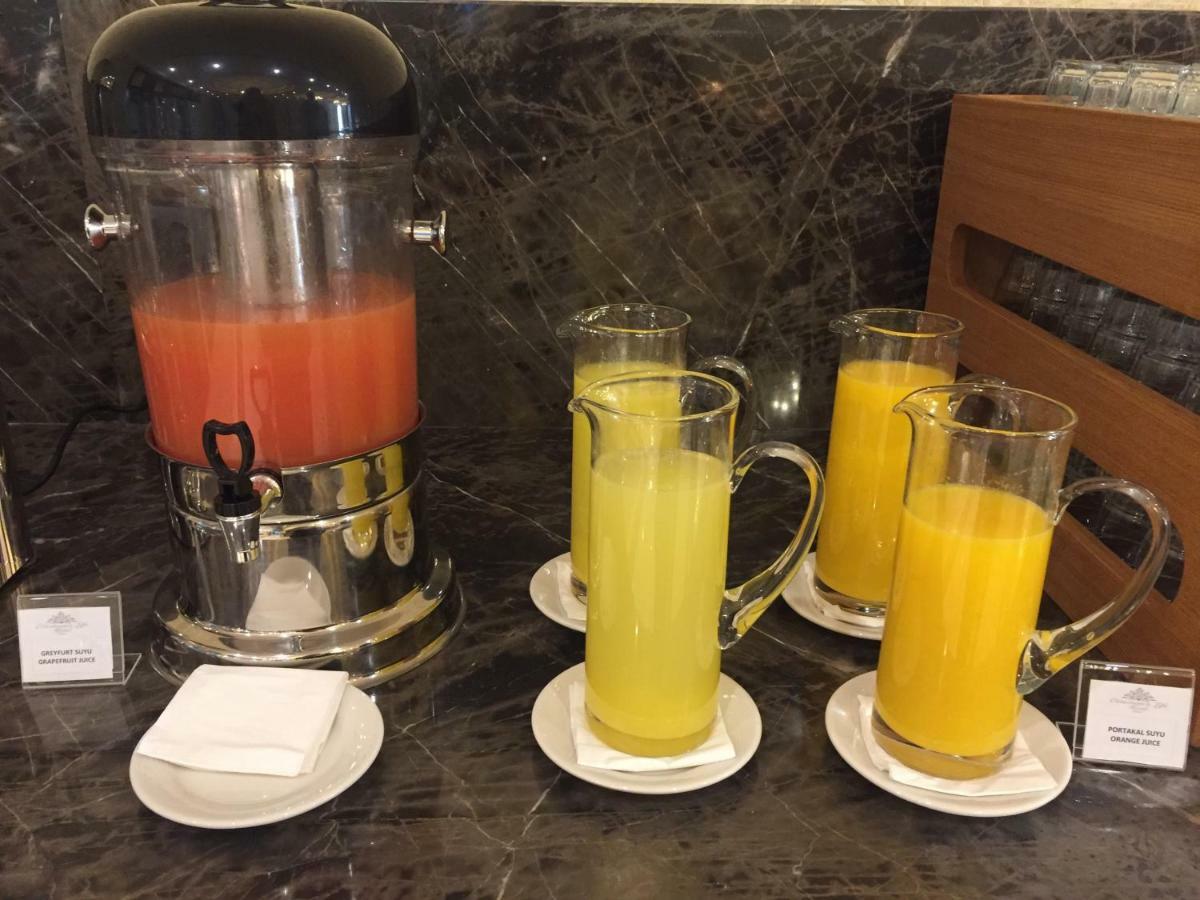 Ottoman'S Life Hotel Deluxe Istanbulská provincie Exteriér fotografie Juices at a buffet